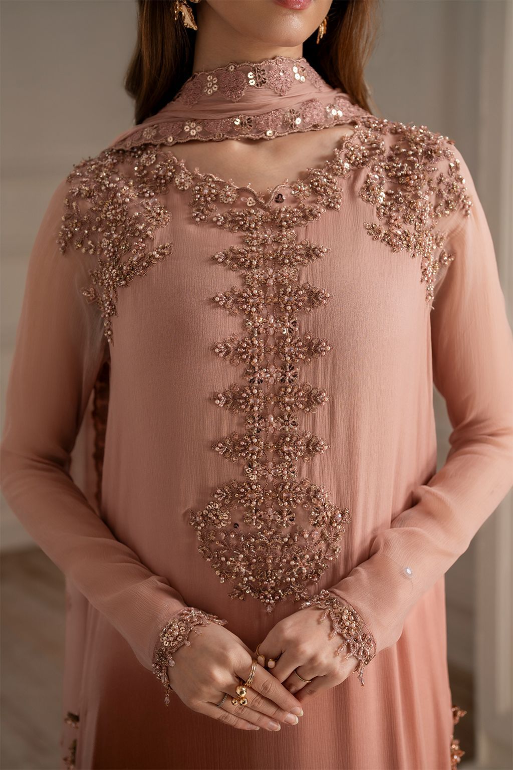 Iznik formal dress