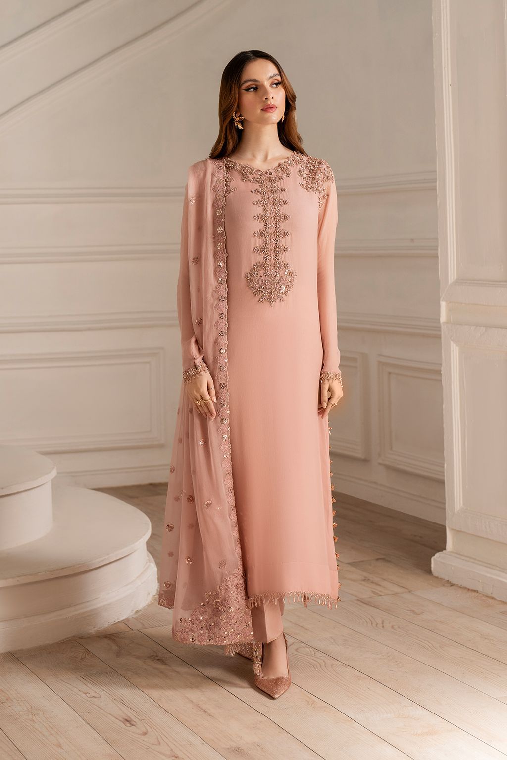 Iznik formal dress